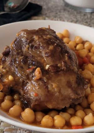 Una foto de Carrillera de Cerdo con Garbanzos