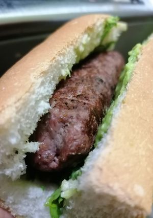Una foto de Baguette de chorizo argentino