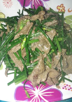 รูปของ ผัดดอกกุยช่ายใส่ตับหมู