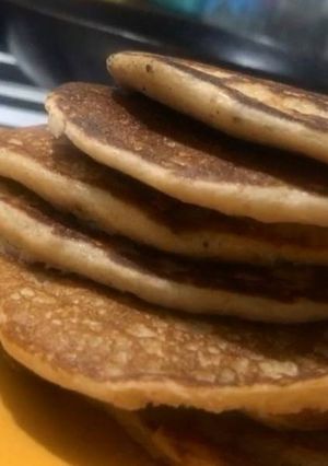 Una foto de Hot cakes de avena y banana