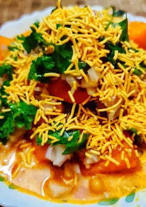 A picture of Spicy dahi vada aloo dum.