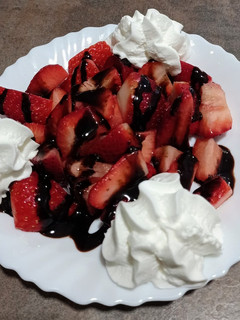 Una foto de Fresas con nata y chocolate