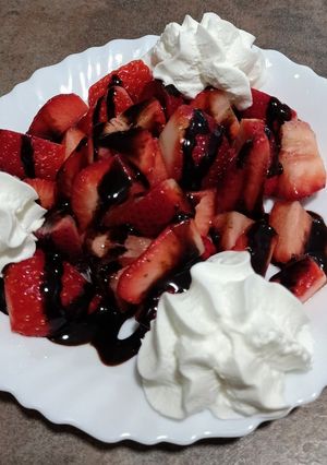 Una foto de Fresas con nata y chocolate