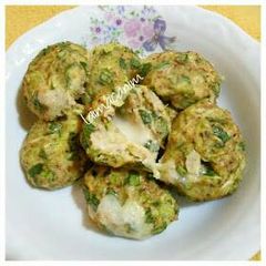 A picture of Baked zucchini with cheese.