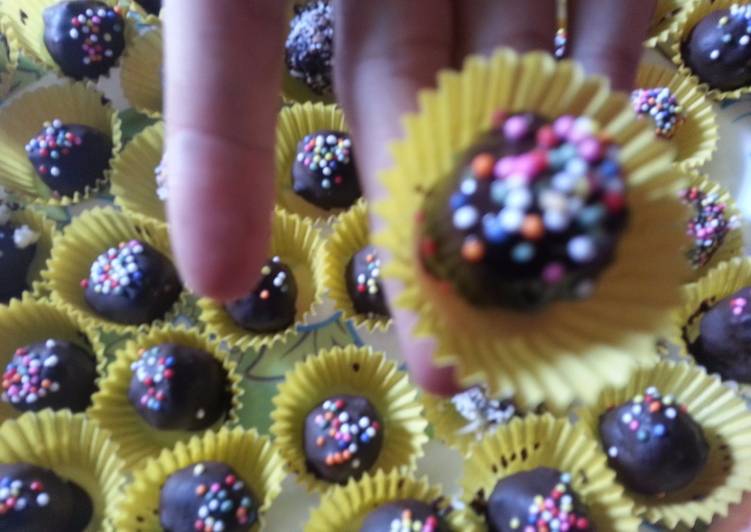 Bola-bola coklat marie