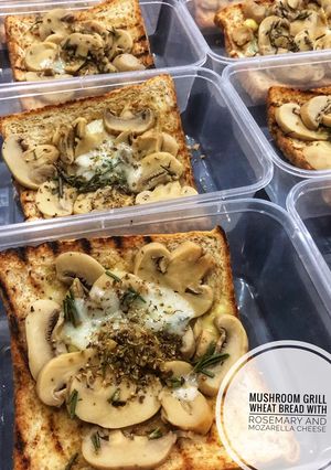 Foto resep Roti gandum panggang cheesy dengan Jamur dan daun rosemary ala Mommy’s Chef