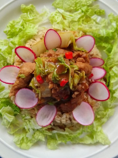 【超澎湃早餐】鹹燕麥 有肉有菜 營養夠 吃完走在冰雪中，連冰都要融化🤣🤣🤣 的食譜成品照片