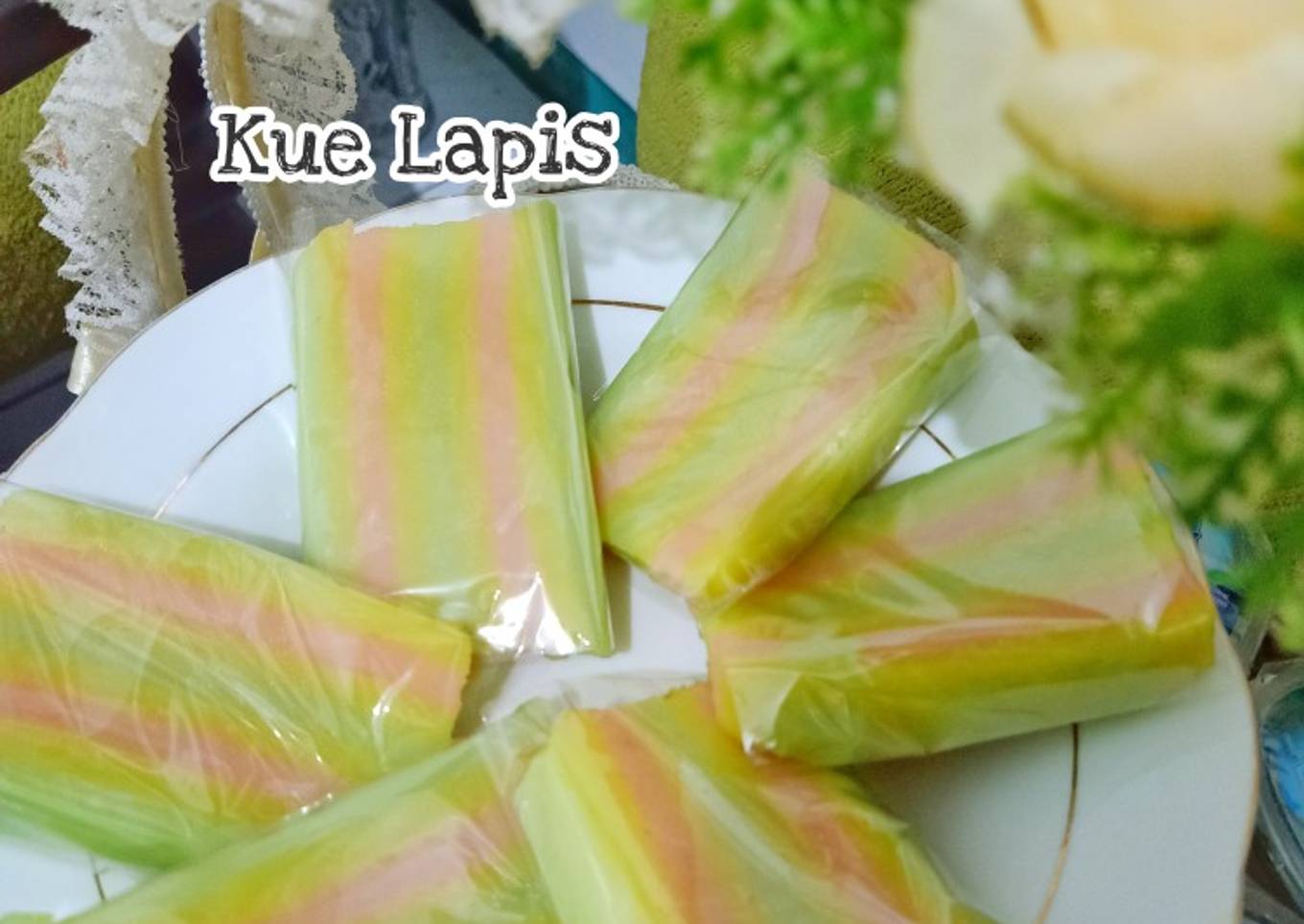 60. Kue Lapis Tepung Beras Tapioka