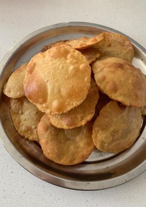 મસાલા પૂરી (Masala Poori Recipe In Gujarati) રેસીપી મુખ્ય ફોટો