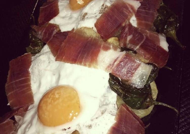 Huevos rotos con jamón