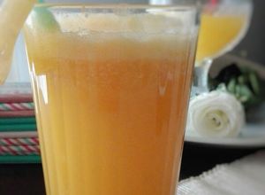 Una foto de Smoothie de piña, nectarina y naranja