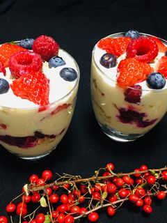 Una foto de Yogurt de soja con Avena y Mix de Frutos Rojos 🍒🍓