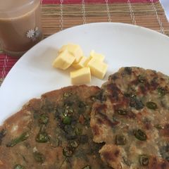 A picture of Hari mirch ka paratha.