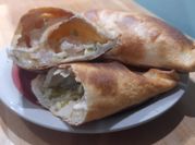 Una foto de sabores de empanadas