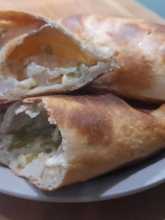 Una foto de Empanada Queso-Camarón