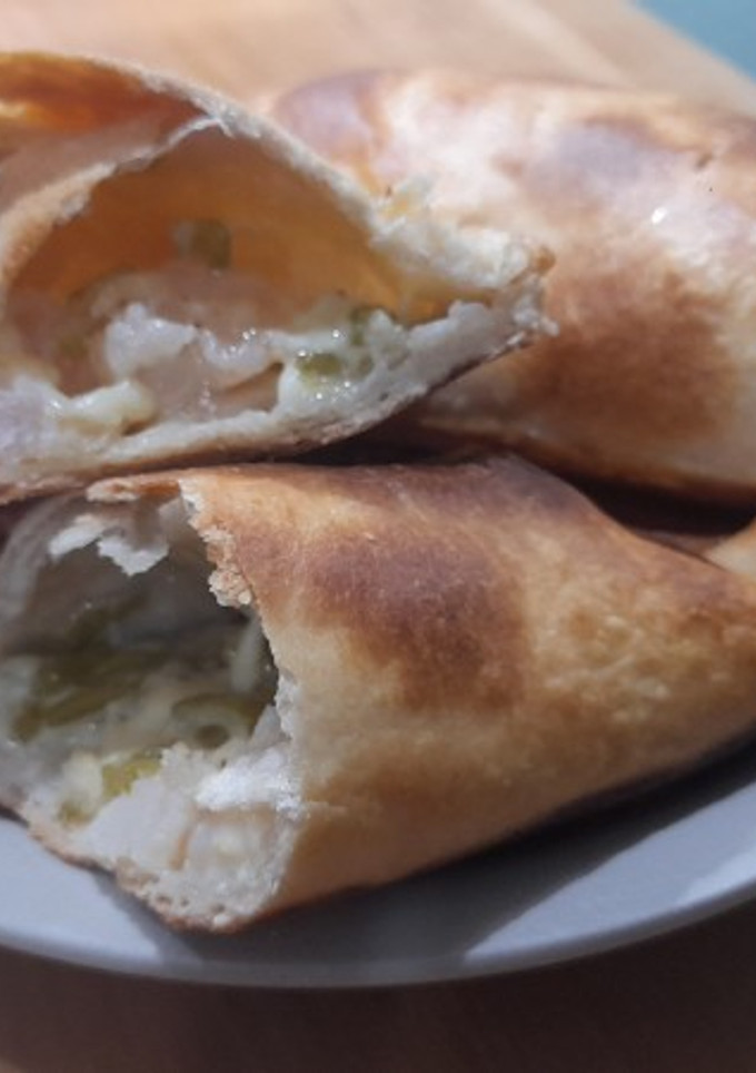 Una foto de Empanada Queso-Camarón