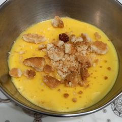 Diet mango custard 🍮 with honey 🍯 A picture of Diet mango custard 🍮 with honey 🍯.
