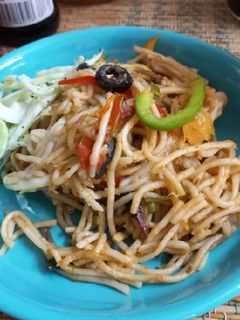 હક્કા નુડલ્સ (Hakka Noodles Recipe In Gujarati) રેસીપી મુખ્ય ફોટો