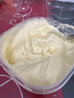 Una foto de Alioli sin huevo