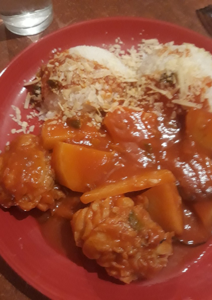 Una foto de Pescado a la cacerola con arroz