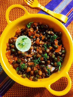 "चटपटा चना सॅलड" (chana salad recipe in marathi) रेसिपी चे मुख्य फोटो