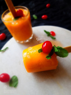 मैंगो कुल्फी (mango kulfi recipe in Hindi) रेसिपी मुख्य फोटो