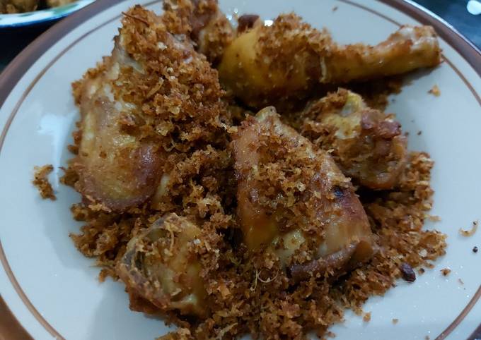 Ayam goreng serundeng