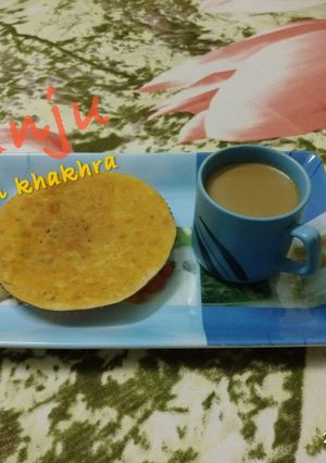 A picture of Besan khakhra.
