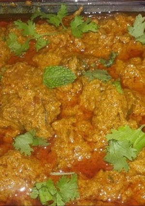 A picture of Hyderabad dum ka Chicken.