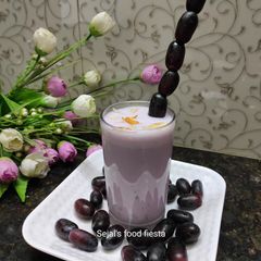 A picture of Black currant lassi.