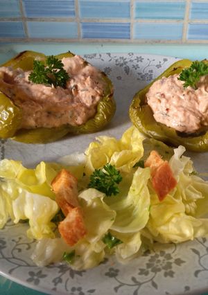 Une photo de Chaud froid de poivrons farcis