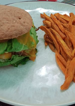 Tojásburger édesburgonyával recept fotója