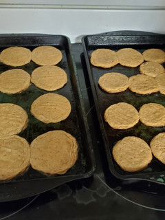 A picture of 4 Ingredient Peanut Butter Cookies.