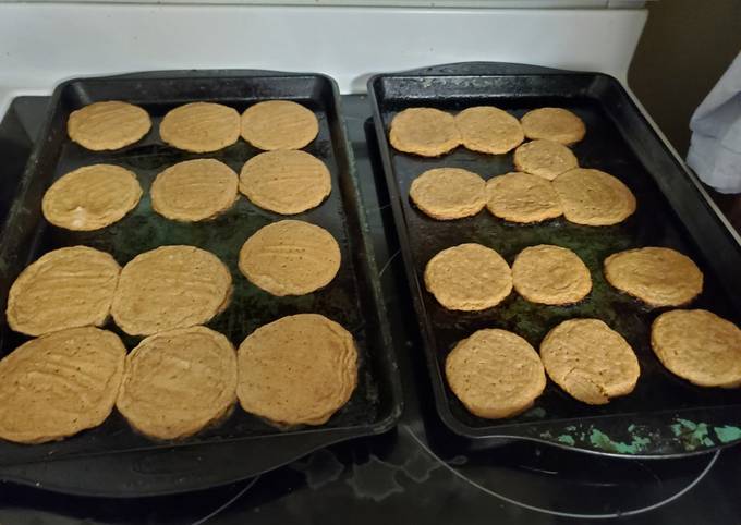 Simple Way to Prepare Ultimate 4 Ingredient Peanut Butter Cookies for Vegetarian Recipe