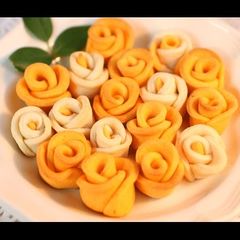 KUE BUNGA MANIS - SWEET FLOWER COOKIES A picture of KUE BUNGA MANIS - SWEET FLOWER COOKIES.