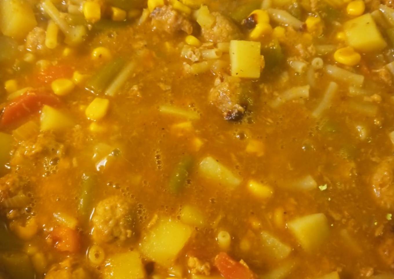 Apple soup with pork meatballs