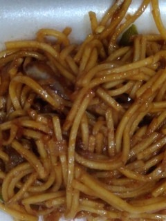 વેજિટેબલ્સ હક્કા નુડલ્સ(vegetable hakka noodles recipe in gujarati) રેસીપી મુખ્ય ફોટો