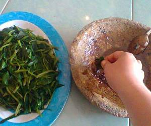 Resep mudah Lotek Unyil / Kangkung Sambel Terasi / Rujak Kangkung Gurih Mantul