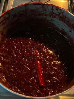 Una foto de Mermelada de tocineta con frutos rojos