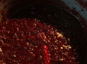 Una foto de Mermelada de tocineta con frutos rojos