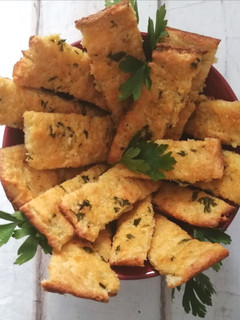 Una foto de Pan de ajo keto 🥖🧀🧄🌿