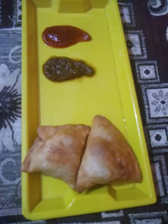 पंजाबी ब्लैक मसाला समोसा(punjabi black masala samosa recepie in hindi) रेसिपी मुख्य फोटो