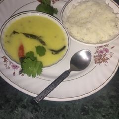 A picture of Jain Kadhi chawal.