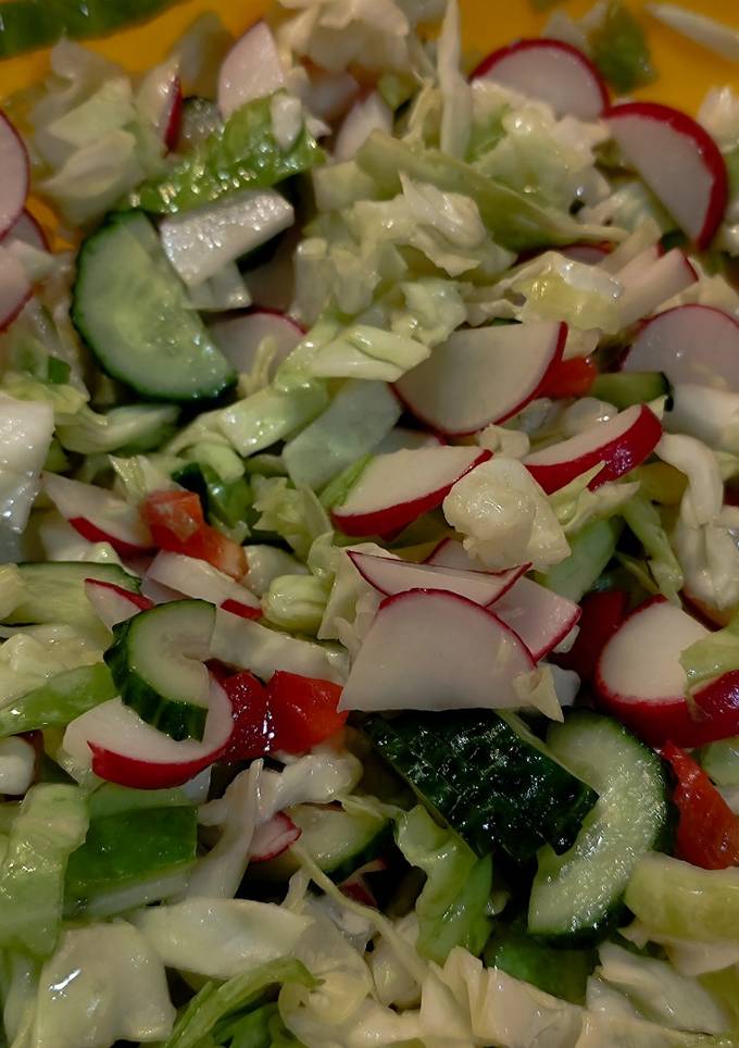 Весняний салатик з редискою 🥗