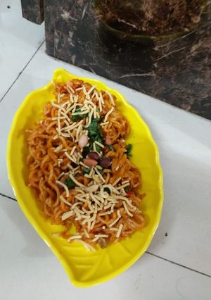 A picture of Veg aata maggi bhel.