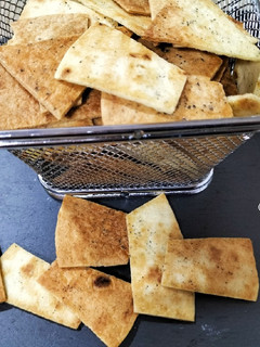 Una foto de Nachos caseros con tortillas de trigo en airfryer