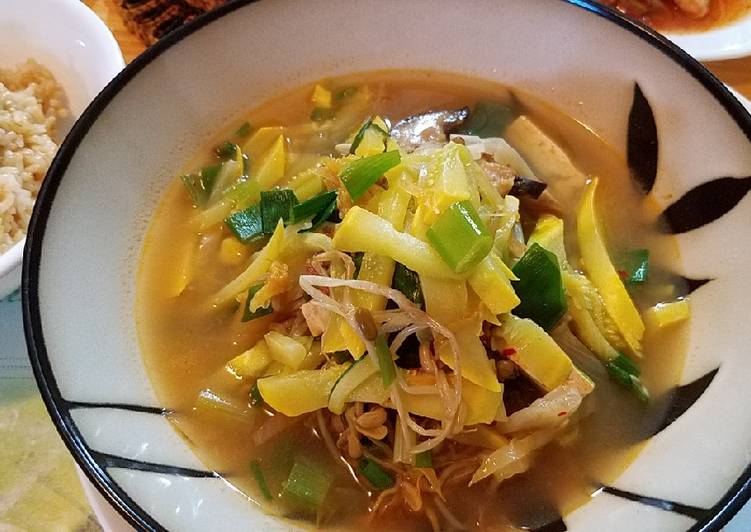 Recipe of Super Quick Homemade Mung bean sprouts summer soup 豆芽汤