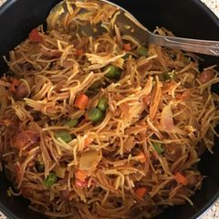 A picture of Vermicelli vegetable pulao.