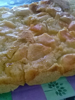 Una foto de Torta invertida de manzanas fácil