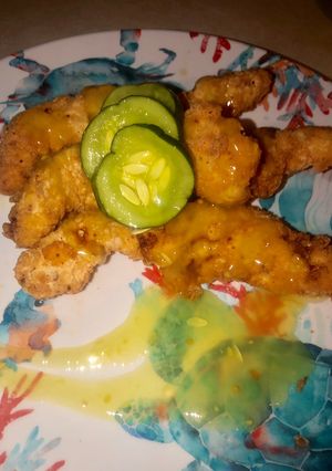 A picture of Copy cat KFC Dill pickle chicken with dill pickle sauce 🍗.